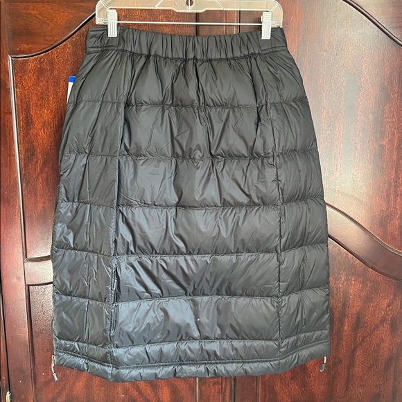 NEW Aventure Women’s Black Ultra Light Down Knee-Length Skirt Size Large - Picture 6 of 8